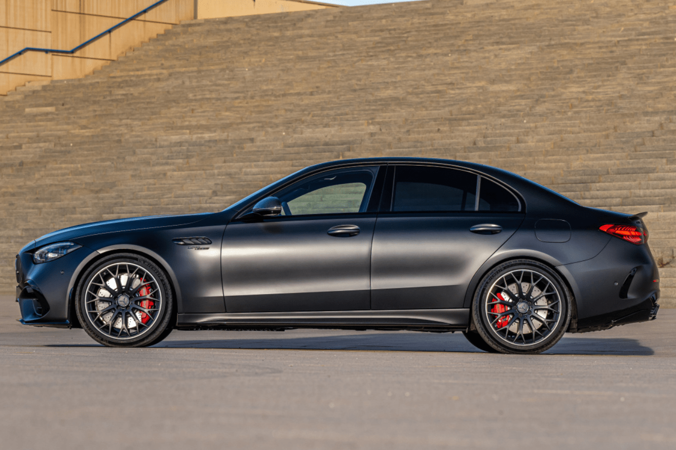 v8将成历史,新一代奔驰amg c63s搭载2.