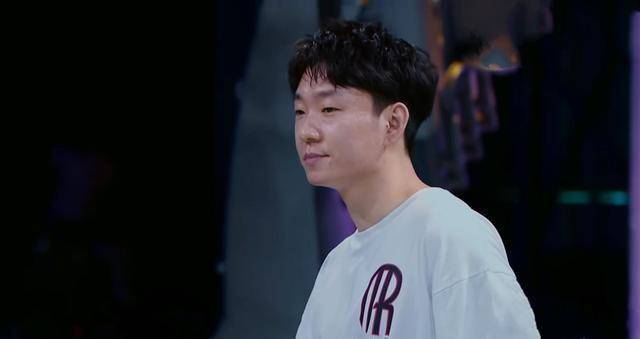 街舞4》淘汰冠军,留下八强舞者,刘宪华的选择没有问题_战队_韩宇_比赛