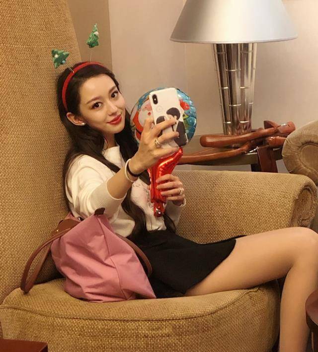 吉娜产后久违晒照,身材恢复重现"蚂蚁腰",郎朗可得好好珍惜_形象_流苏