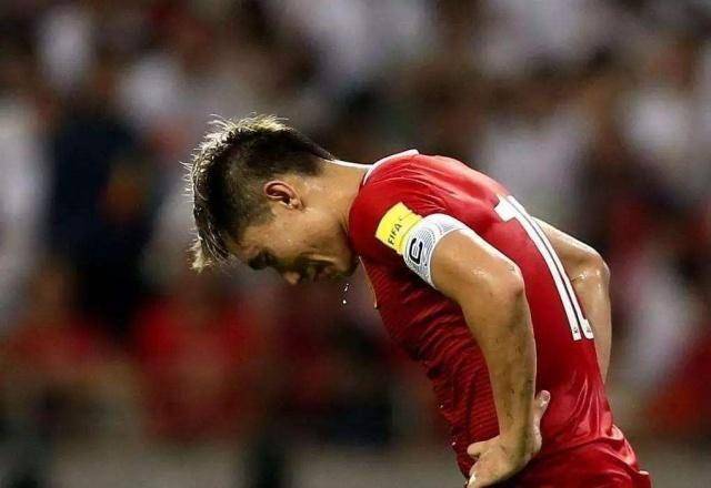 假摔还是好球?孙兴慜这一动作,让裁判都无话可说_韩国队_国足_球员