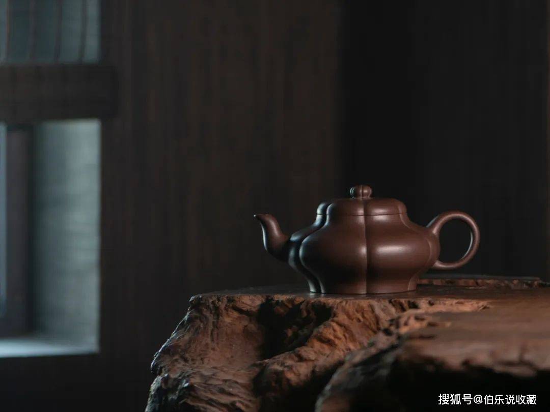 ※中国古美術/朱泥紫砂象型四足茶壺/(底款:周検風制) 中国古美術/朱泥紫砂象型四足茶壺/(底款:周検