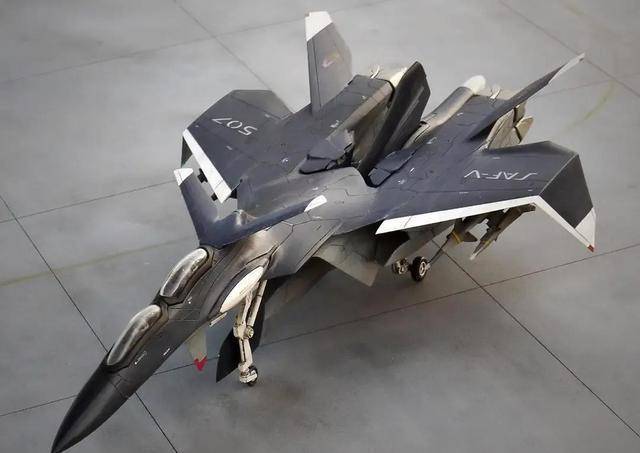 动画《战斗妖精雪风》:ffr-31系列战斗机介绍_战术侦察机_设计_批次