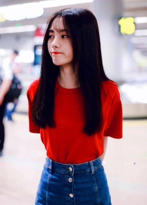 鞠婧祎身着红色系服饰端庄柔和清新别致彰显火热般的少女气质_小鞠