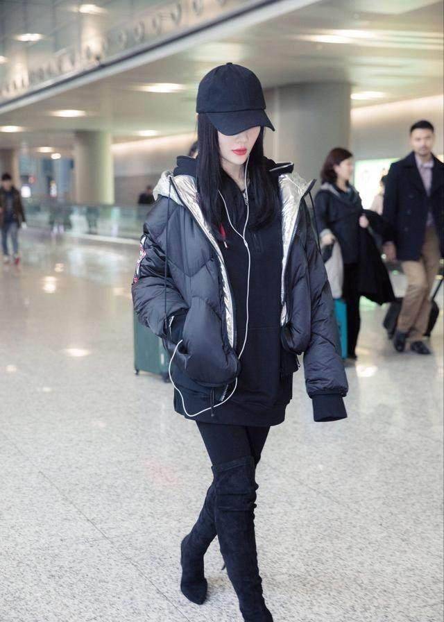 李小璐这样穿搭,满屏都是辣妈范儿,咋看都那么招人喜欢_妈咪_时尚