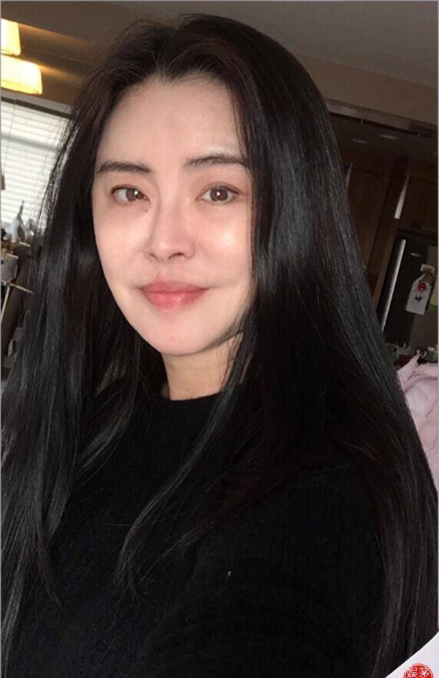 端午节再次为粉丝发福利,一起围观来52岁王祖贤今年发过的美照吧_少女