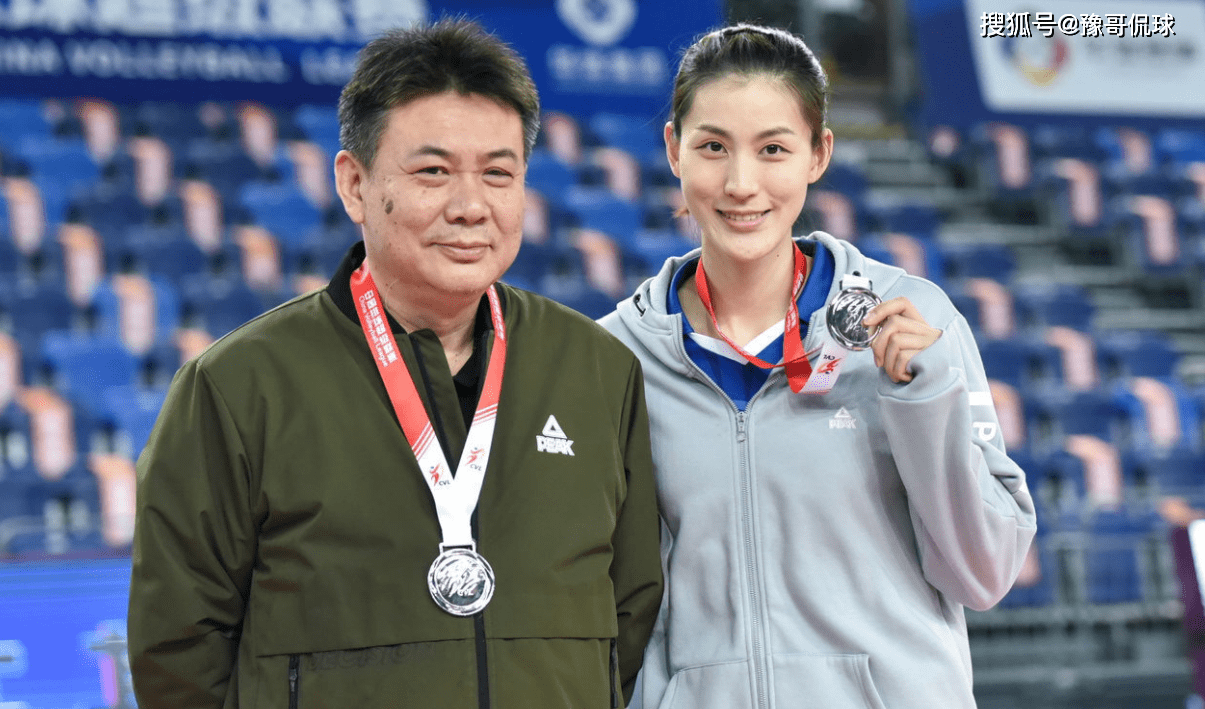 丁霞亮相浙江,蔡斌阵容大洗牌,朱婷重返女排欧冠赛_中国女排_郎平