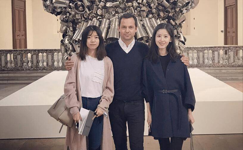 "高端玩家"章泽天,隐忍3年力压刘强东,27岁坐拥1350亿身家!