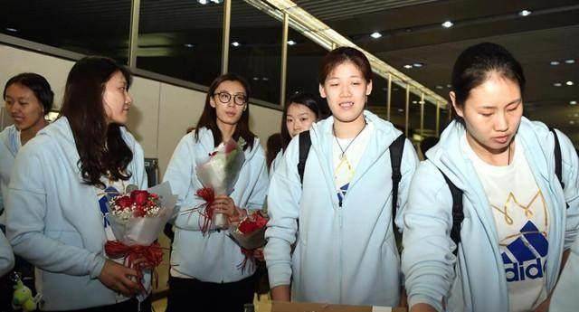 颜妮回归打破传言,金软景最佳搭档却消失_中国女排_曾春蕾_接应