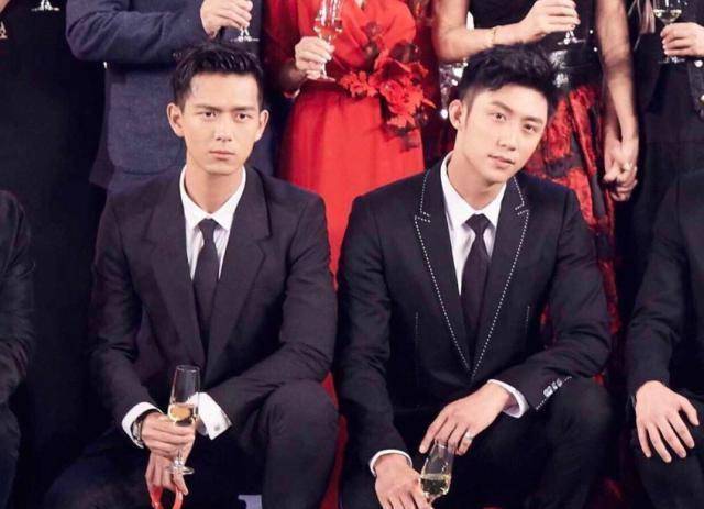 185黄景瑜187,两大型男同台后,身材差距一目了然_身高_男星_王一博