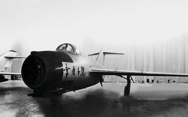 分别捐献了500万元和100万元;李济深,蒋光鼐,王昆仑,蔡廷锴,陈铭德