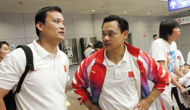 2005年,占旭刚和女朋友姚健结婚了.第二年,他们的儿子出生.