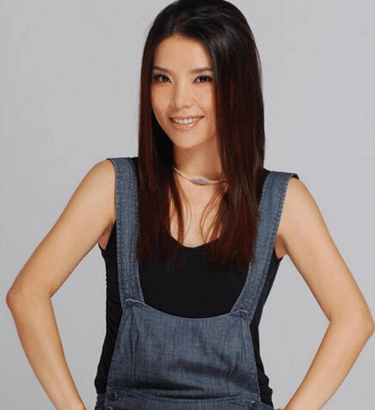 凭"甄嬛传"走红,嫁大13岁导演,李佳璇守寡8年完成亡夫遗愿_学长_北京