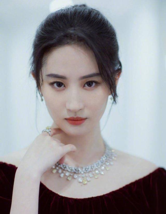 刘亦菲摩纳哥写真曝光,东方美人与西方异域风情融合,仙女本尊!