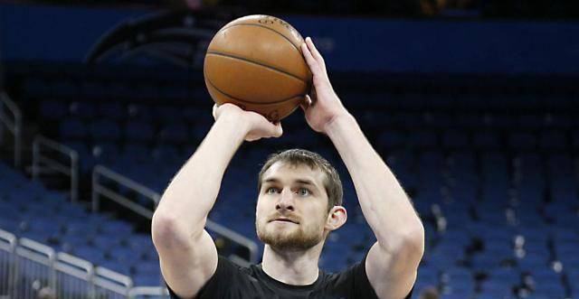 掘金签2米13老将中锋,活塞捡宝mvp,2火箭旧将有主_泰勒_比赛_约翰逊