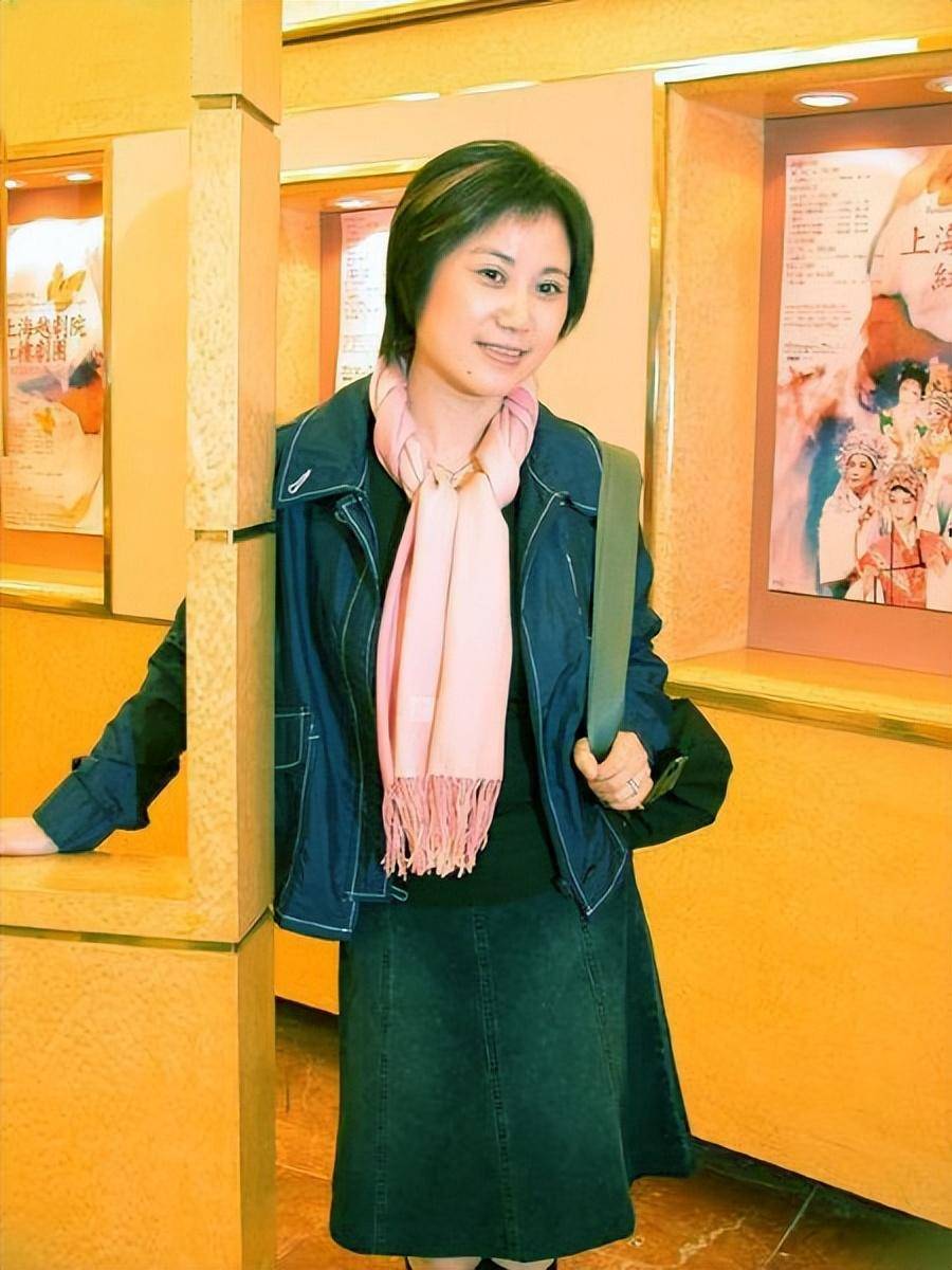 越剧名家章瑞虹:丈夫是著名戏剧编剧,生活中的她爱美食会省钱