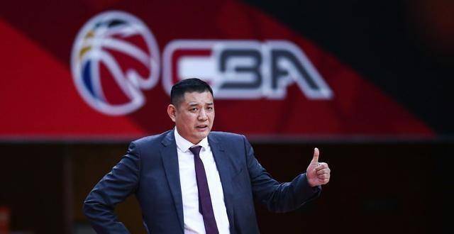 年龄比较老防守比较嫩!巩晓彬话里有话,他已不能容忍辽篮功勋?