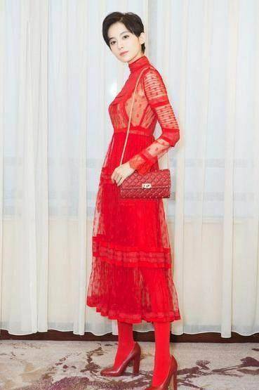 女星同穿红,范爷被指工作服,马苏穿成胖大妈,娜扎美"透"了!