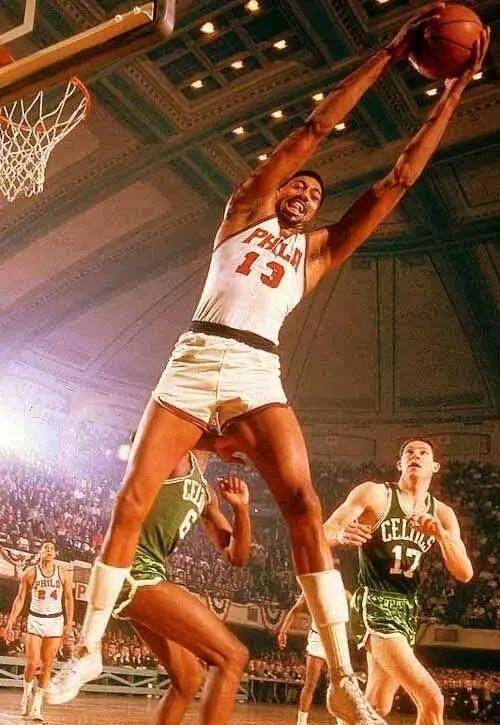 威尔特·张伯伦入选篮球名人堂,对篮球界的巨大贡献_成就_比赛_个人