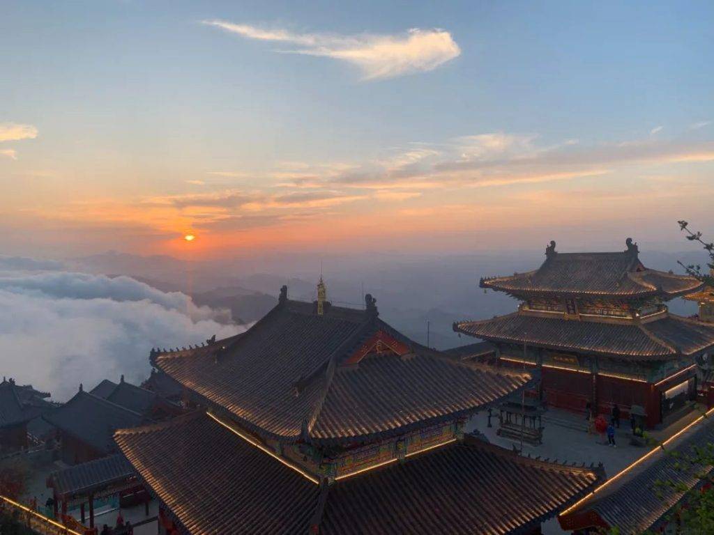 来，看看你拍的老君山云朵-老君山楼梯