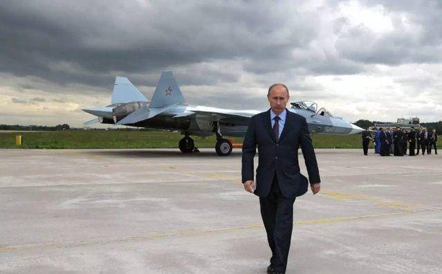 作为曾经的克格勃特工,普京受过专业的训练,其中就包括驾驶飞机.