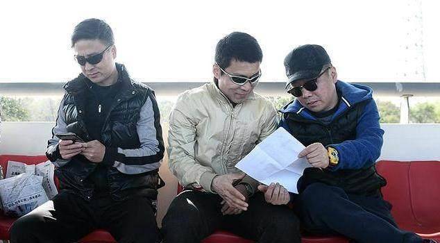 如今申思祁宏现身金山观战全运预选赛,不管是否违背"终身禁足"的处罚