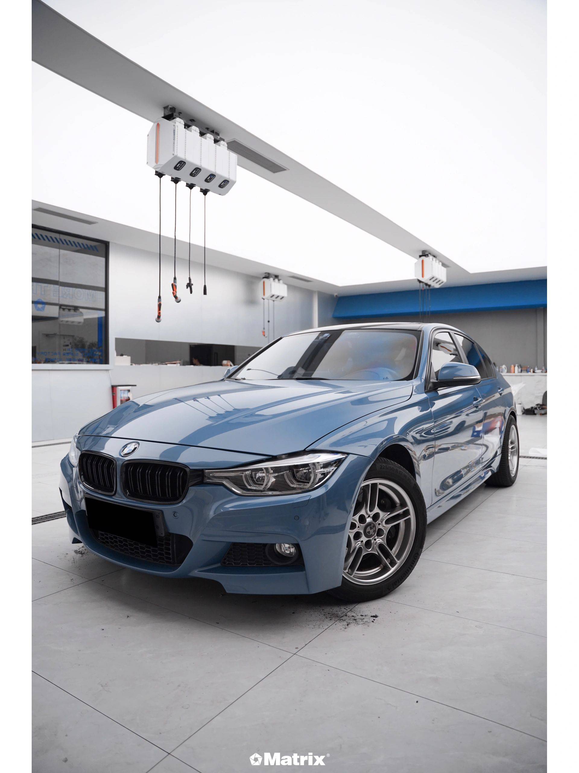 宝马3系matrix矩阵改色膜宇航蓝,更纯净,更深邃