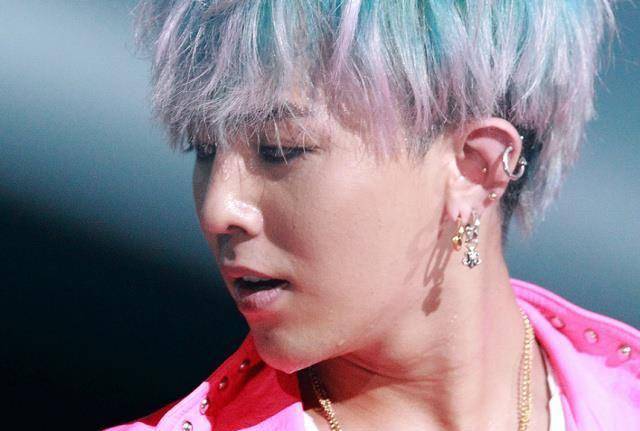 权志龙尝试过的发色,红绿还能忍,看到橙色:欧巴缺妹妹吗?