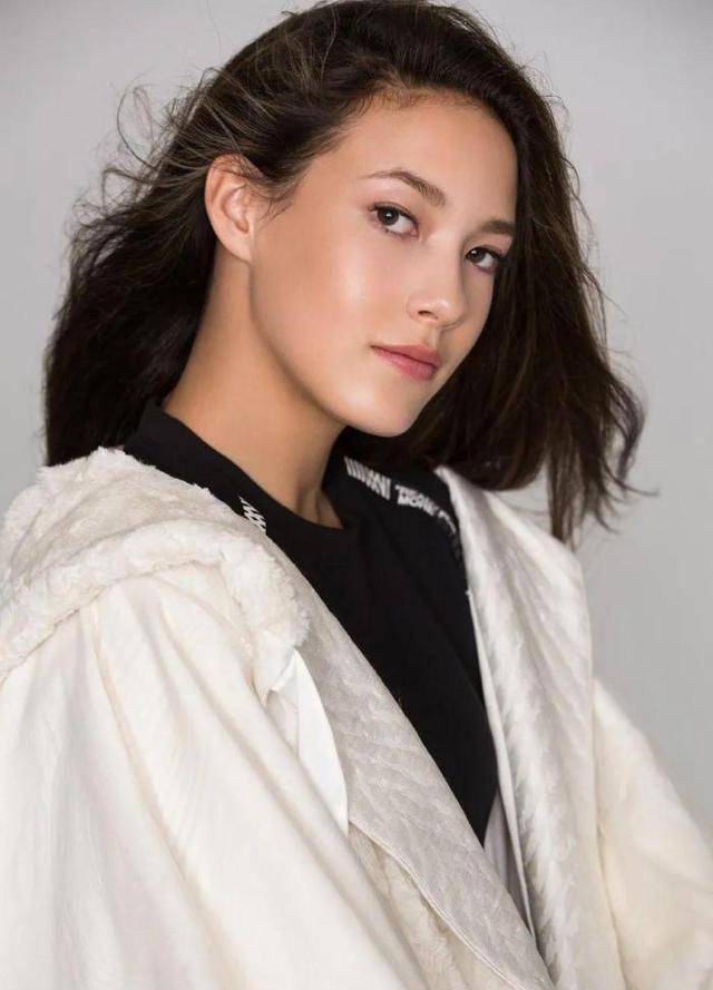 手臂骨折,带伤连拿世锦赛冠军的归化小花谷爱凌能拿多少奖金?