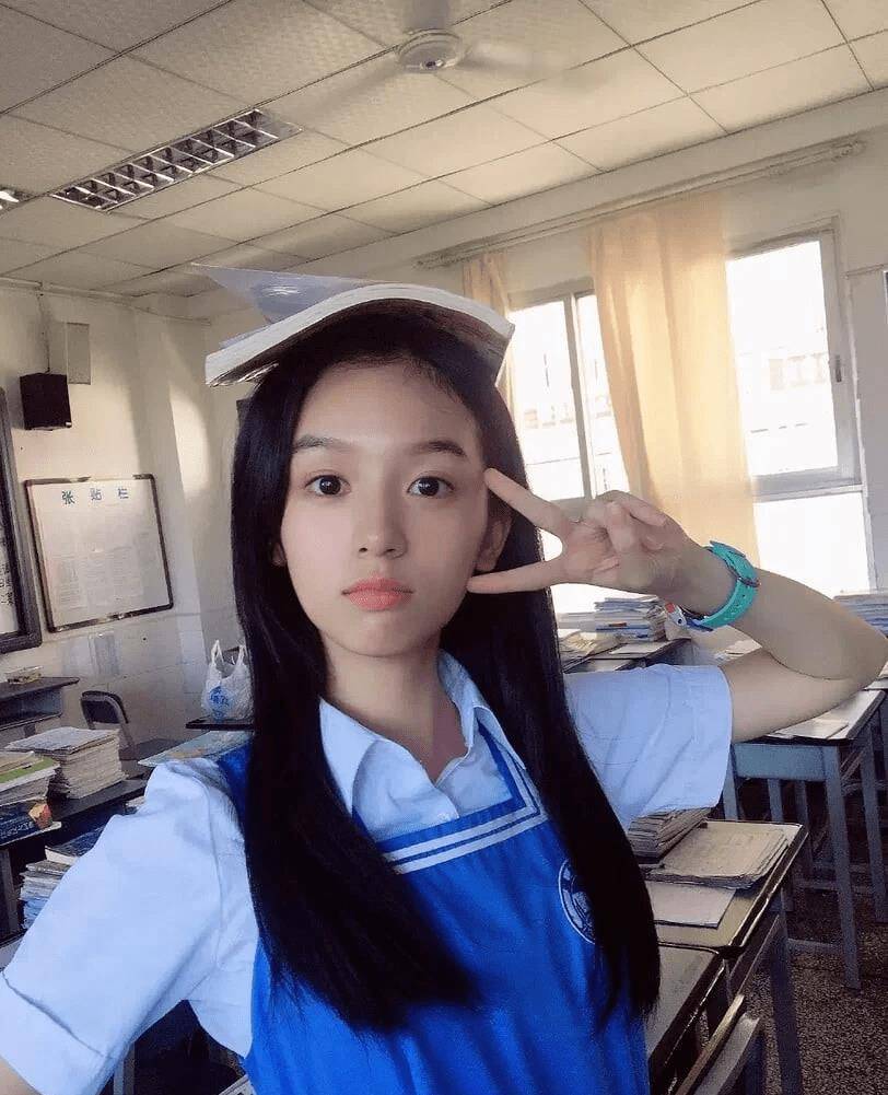 原创95后女星校服造型!