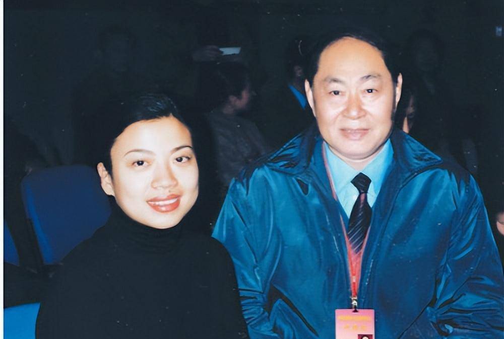 张也与张行,分手24年:她54岁单身仍未婚,他娶小27岁娇妻再惹官司