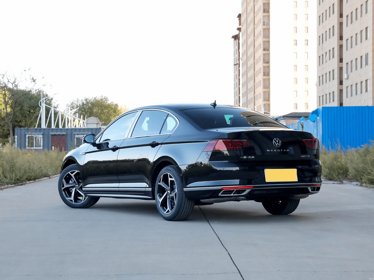 德系b级家轿,外观沉稳,空间宽敞,宜商宜家,解读大众迈腾_搜狐汽车