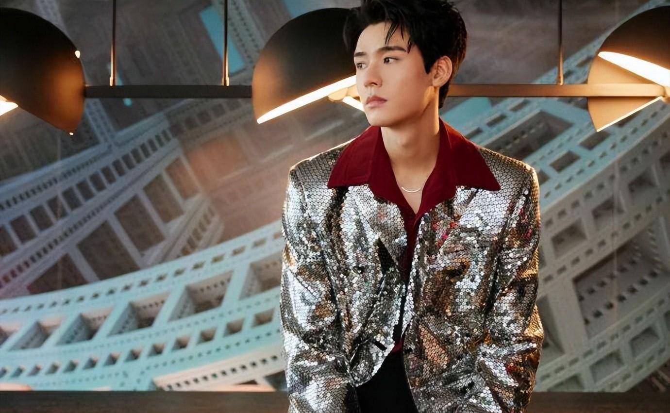 大家的反响也都不错,在龚俊出道短短几年的时间内收获了几千万粉丝,也