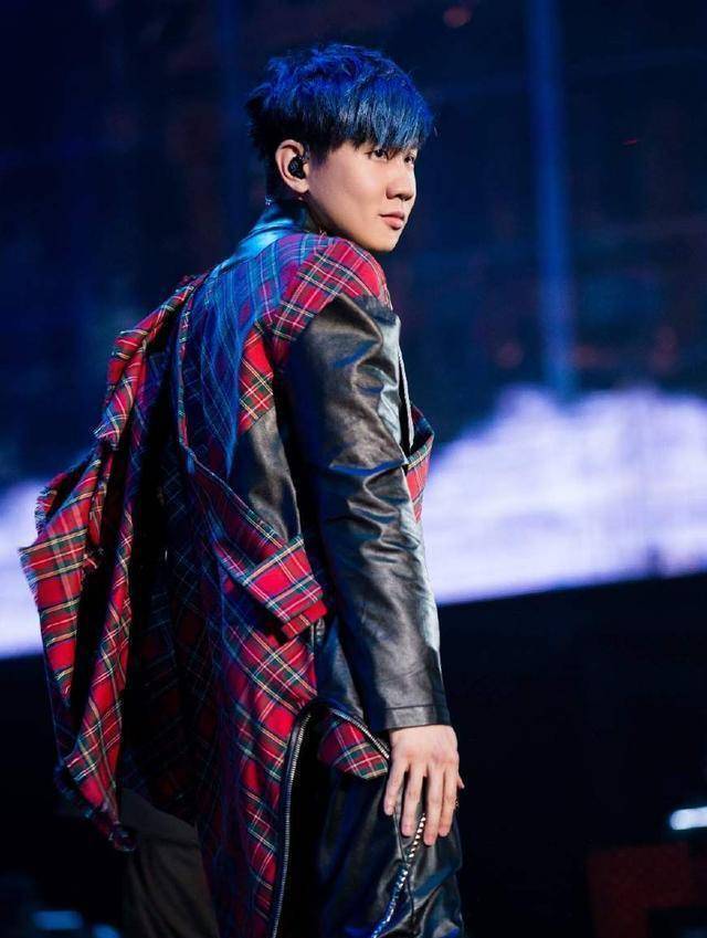 林俊杰吊水针头被挂在网上卖:卖的人见钱眼开,买的人精神空虚!