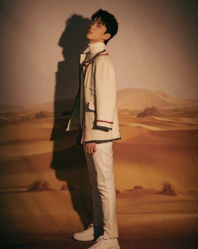 男星齐聚《嘉人》时尚盛典,蔡徐坤范丞丞吴磊,谁的表现力更好?