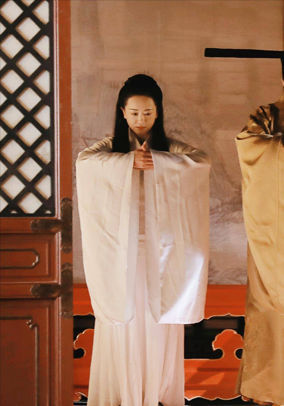 "罪妇坐有坤宁殿,却未行坤宁殿的规矩,臣妾愧对陛