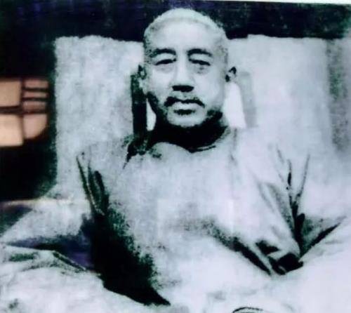 万冬儿20岁,由父亲作主,嫁给了山阳县(今江苏淮安淮安区)周起魁的次子