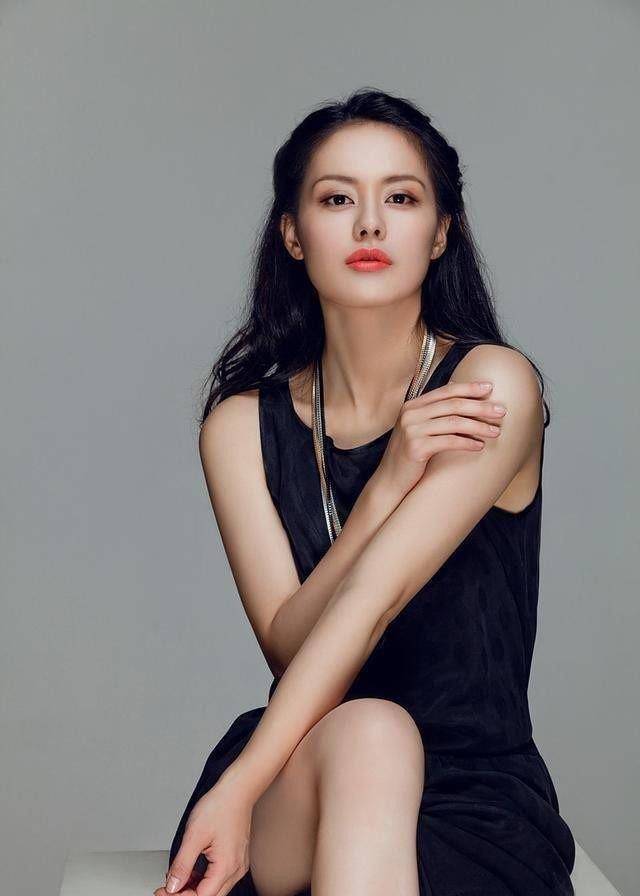 王力可_连衣裙_马尾