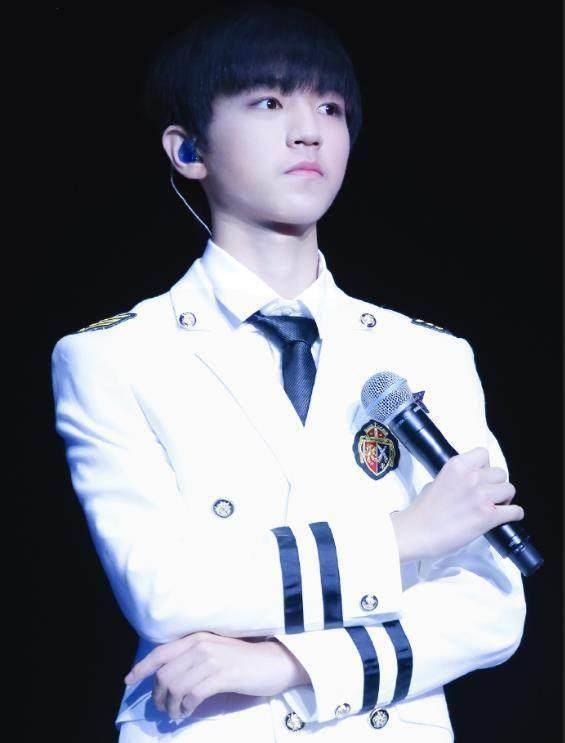 同穿机长制服,王俊凯可爱到爆,陈立农帅到炸……_节目_发展_方面