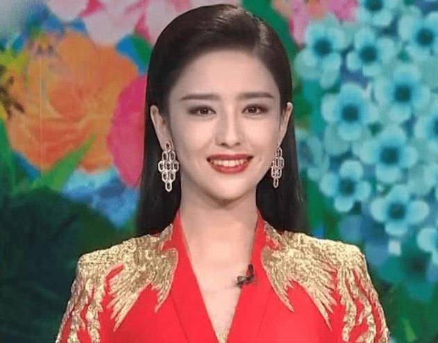 佟丽娅鲜有大时尚戏,《鼠胆英雄》播出后,网友:便宜岳云鹏了_陈思诚