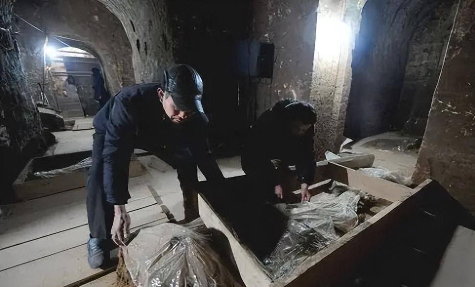 2006年,河南安阳惊现曹操墓,考古学家:没想到曹操这么节俭_高大爷