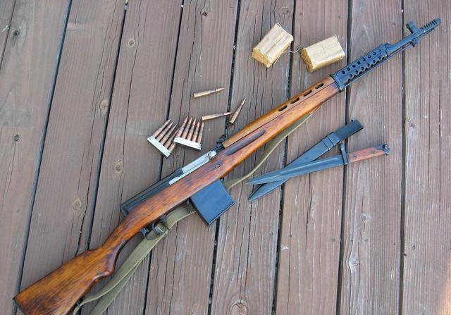 德国人对svt40半自动步枪赞不绝口,并参考其制造了g43半自动步枪_苏联