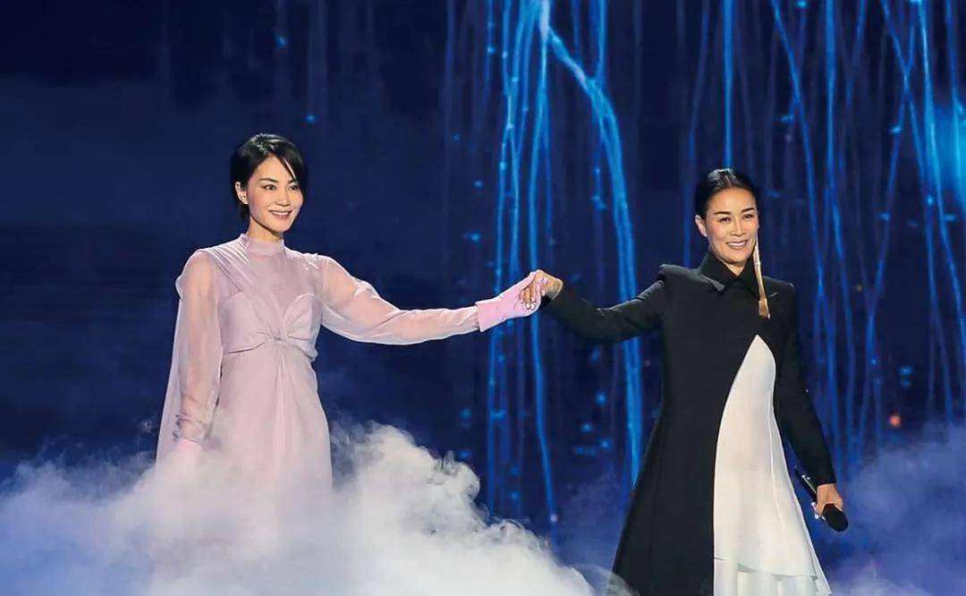 大陆听众,对那英有了刻板的印象,他们一直停留在《山沟沟》和《山不转