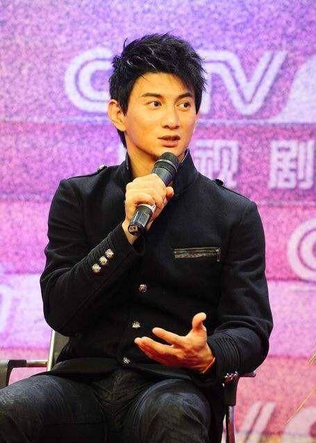 小虎队成员学历:吴奇隆双学位苏有朋辍学,怪不得陈志朋不红!