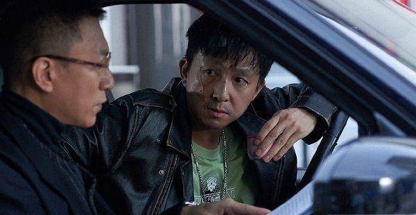 孙红雷在剧中饰演的李成阳亦正亦邪,刘奕君,吴越,王志飞等老戏骨的