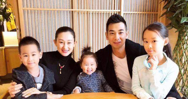 为赵文卓退出娱乐圈,并生下3个儿女的"牛小玲",堪称人生赢家_张丹露