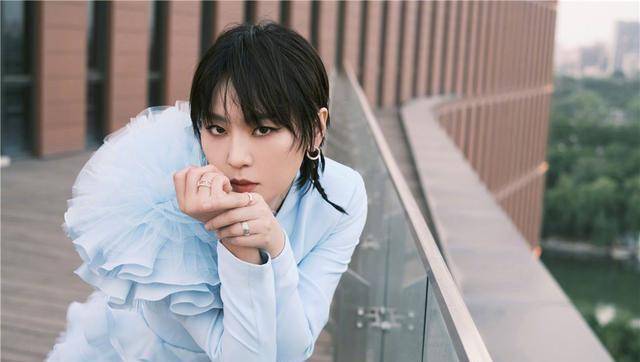 昔日超女冠军为星海音乐学院加油,周笔畅刘惜君尹正金莎都是校友_比赛