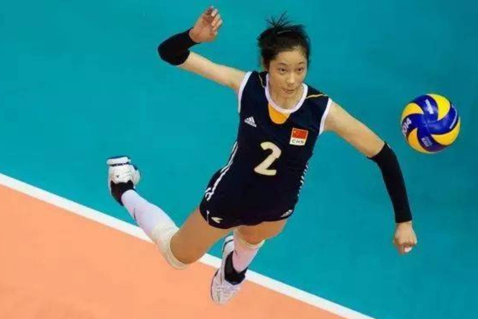 朱婷半年挥霍2000万,让人刮目相看!_明星_村里_父母