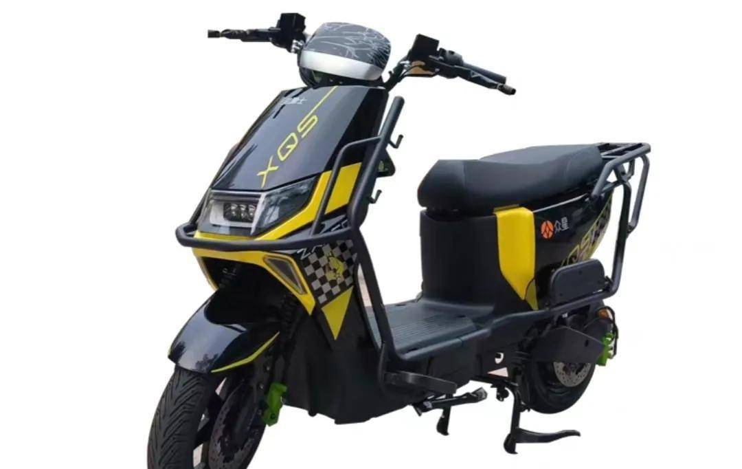 原创:能上牌,续航300公里,众星推出高颜值电动车,适合跑长路