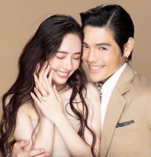 作为郭碧婷的婆婆,她也是非常想要一个孙子的.