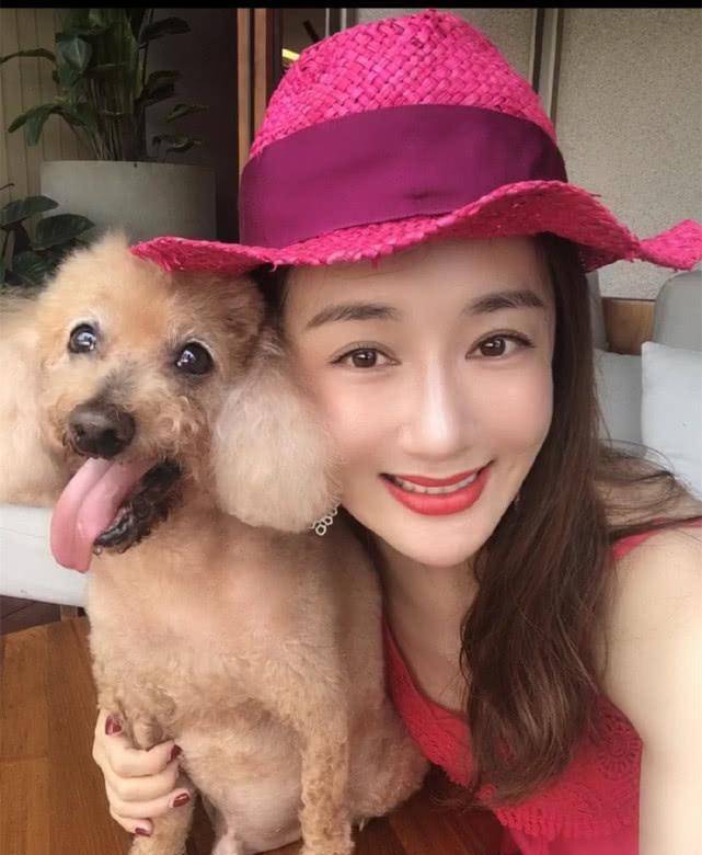 却被叶璇的狗咬伤毁容,如今36岁活成这样_脸型_李依晓_时尚